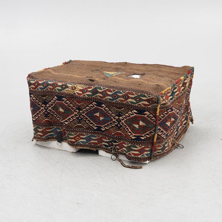 Antik Shasavan Mafrash, Längd 151, bredd 55, höjd 44 cm.