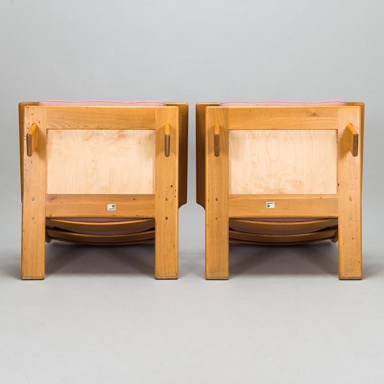 Esko Pajamies, A pair of 1970s 'Pele' armchair for Lepofinn, Finland.