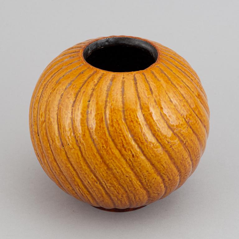 Gunnar Nylund, a stoneware vase, Rörstrand, Sweden ca 1948, model ABA.