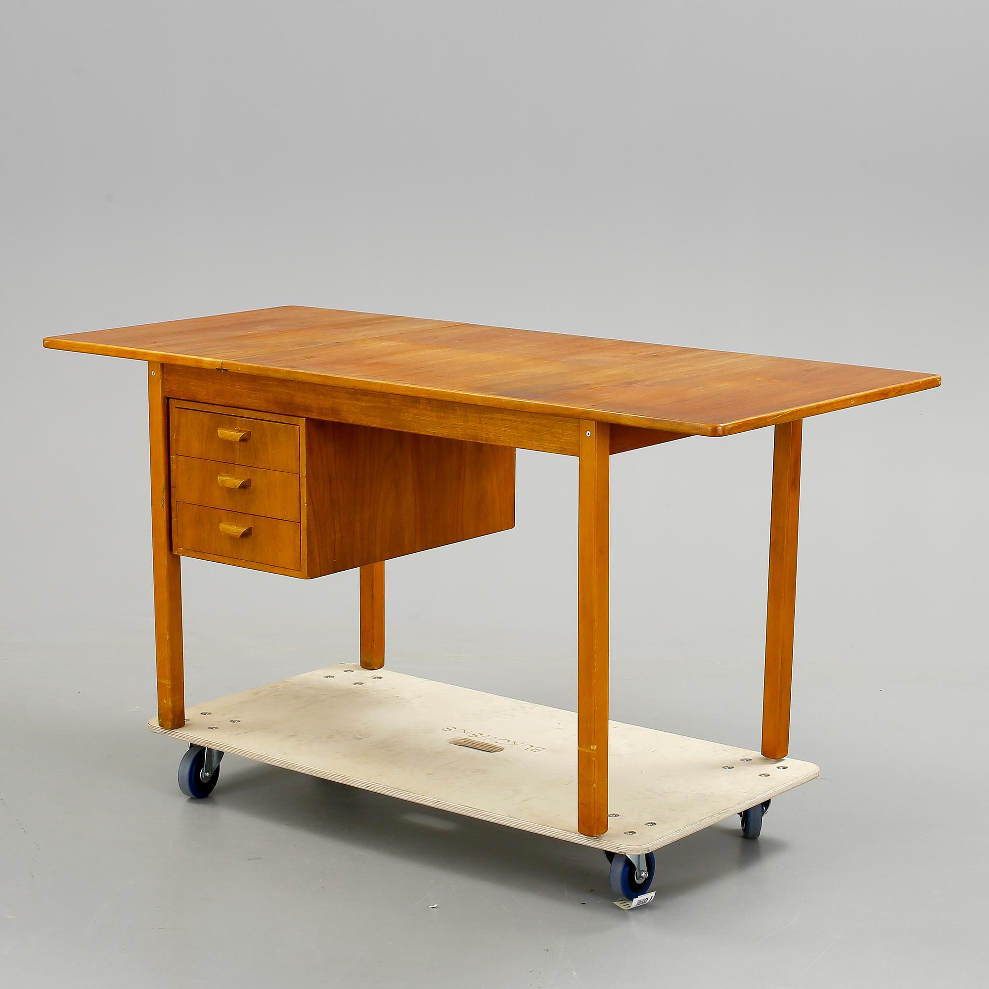 SKRIVBORD med HURTS, Gemla, 1900-talets mitt.