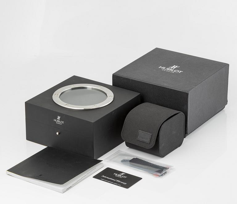 Hublot, Big Bang, chronograph, wristwatch, 44 mm.