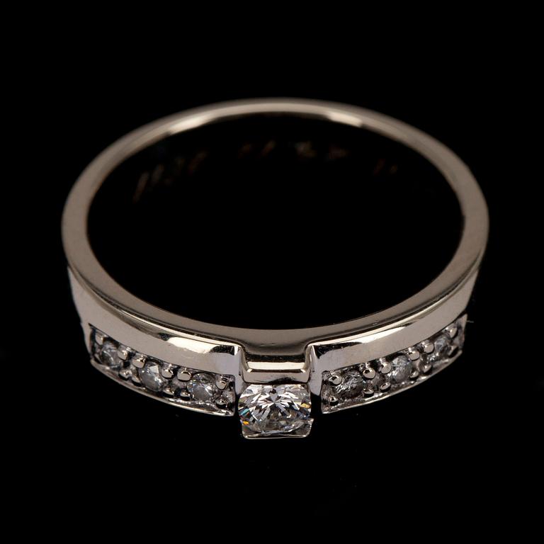 RING, vitguld 14K, diamanter tot. 0,19 ct. Vikt 4,2 g.