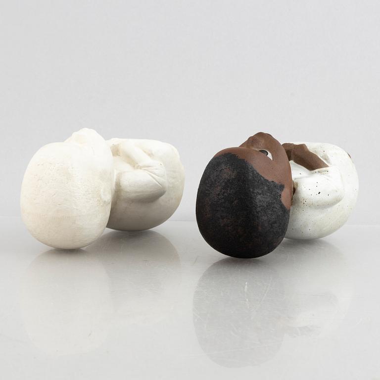 Lisa Larson, figuriner, 2 st, stengods, "Syd maxi", ur serien "All världens barn", Gustavsberg.