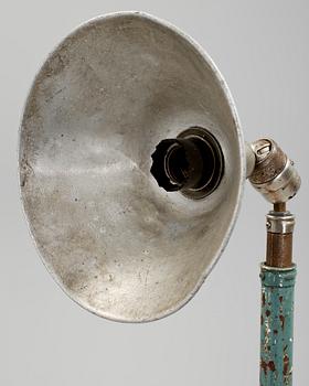 VÄGGLAMPA / INDUSTRILAMPA, "Triplex", Johan-Petter Johansson, 1900-talets mitt.