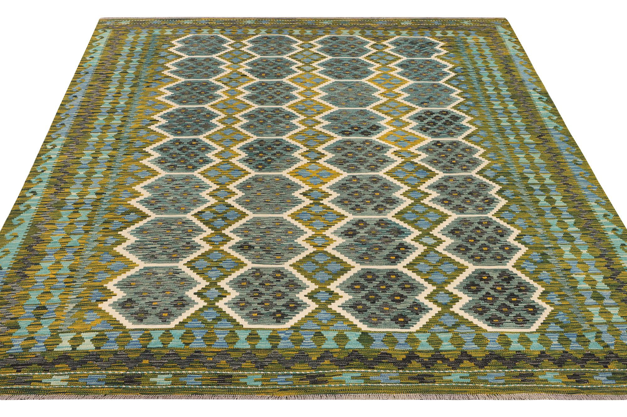 Matta, Afghansk Kelim, ca 297 x 259 cm.