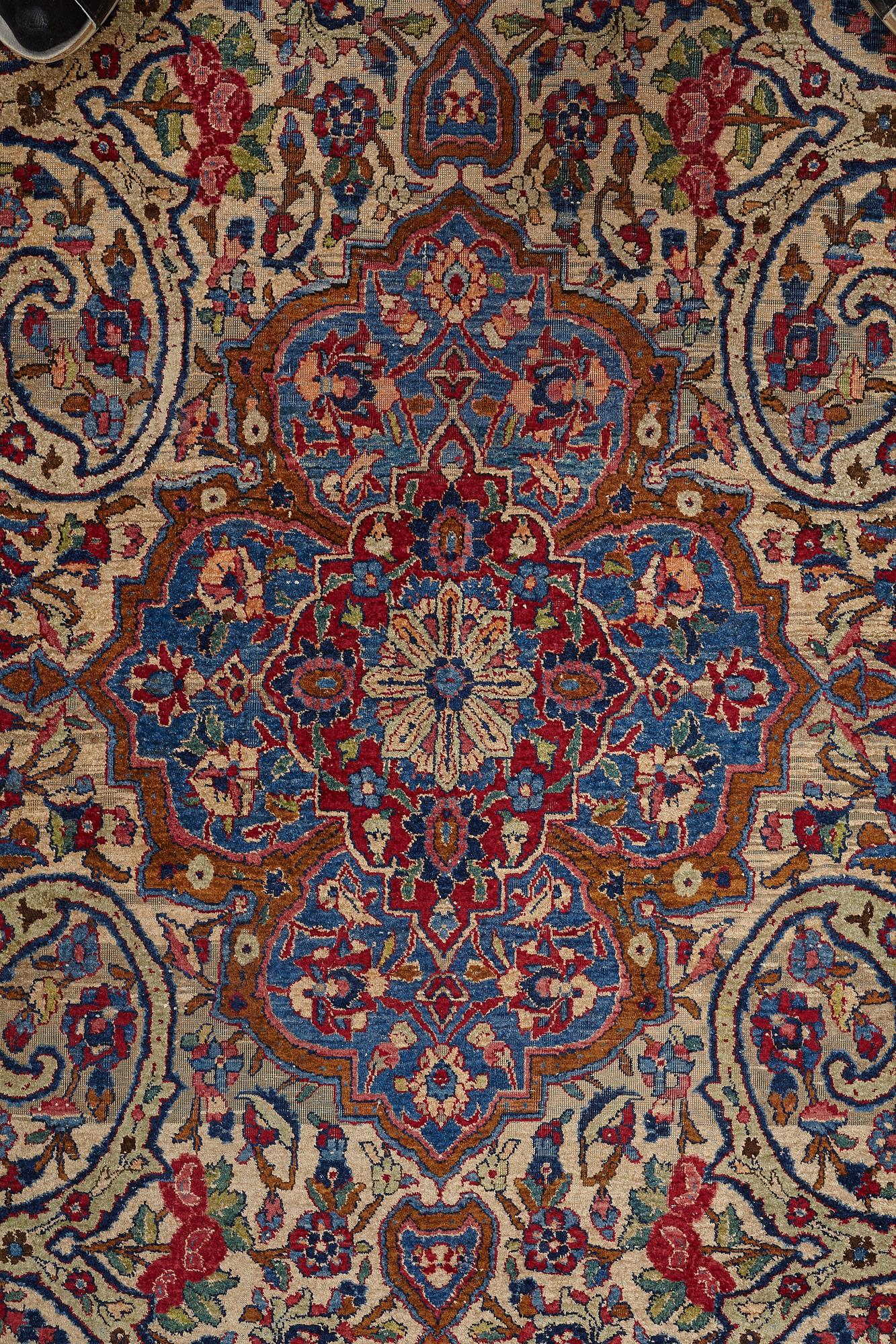 Matto, a semi-antique silk Kashan, ca 212,5-214,5 x 134,5-135,5 cm.