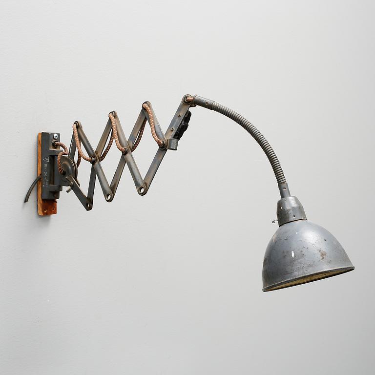 VÄGGLAMPA, industri, 1900-tal.
