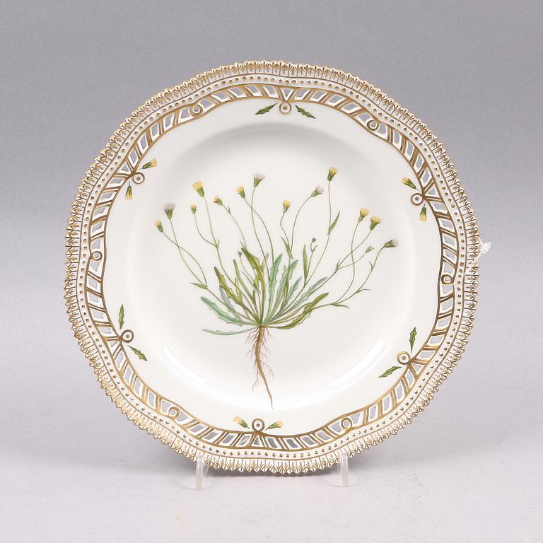 TALLRIK, porslin, "Flora Danica", Royal Copenhagen.