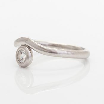 Tiffany & Co, Elsa Peretti, sormus, "Diamonds by The Yard", platinaa ja briljanttihiottu timantti.