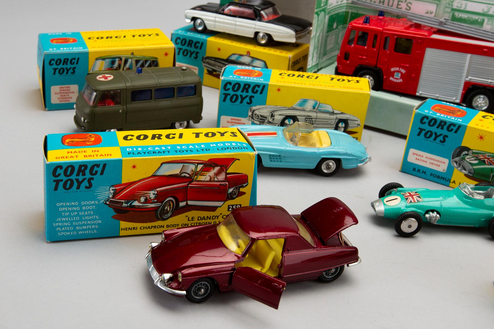 A collection of Corgi toy cars of 15 pcs. Bukowskis