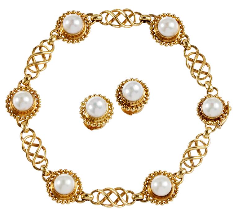 A Georg Jensen 18 k gold bracelet and earrings with pearls, Copenhagen 1945-77.