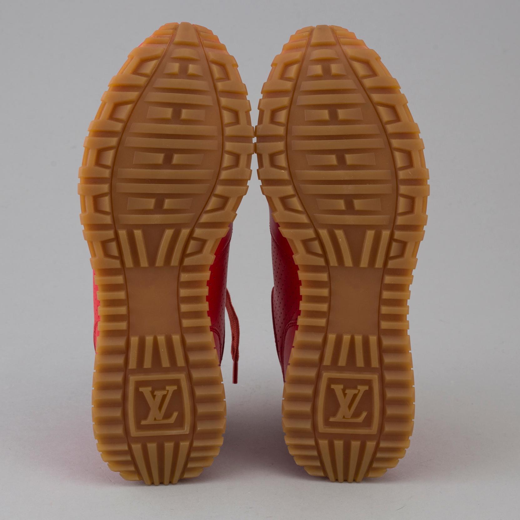 Sneakers by Louis Vuitton + Supreme, size 5,5.