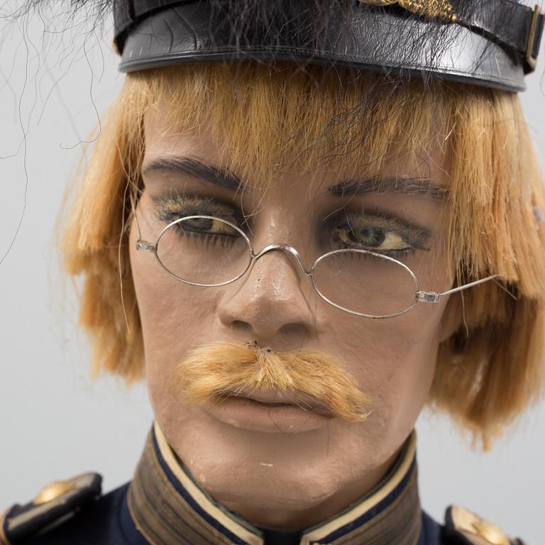 A mannequin with a Swedish military uniform m/1886 for officer of Värmland Regiment.