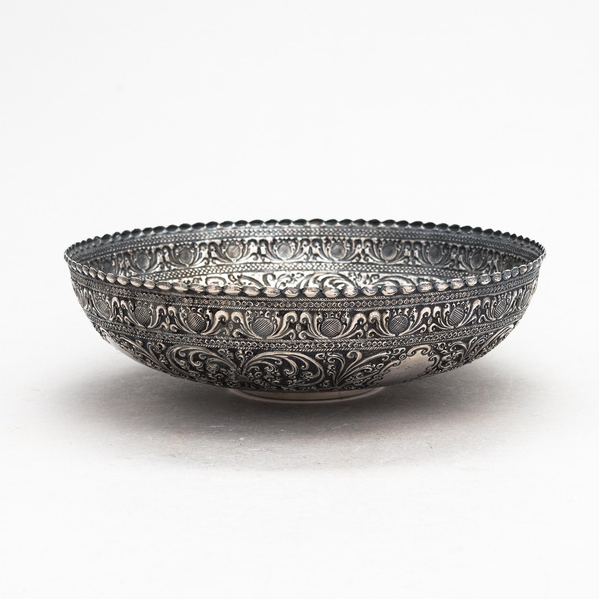 Skål, silver, österländsk, finska kontrollstämplar 1982.