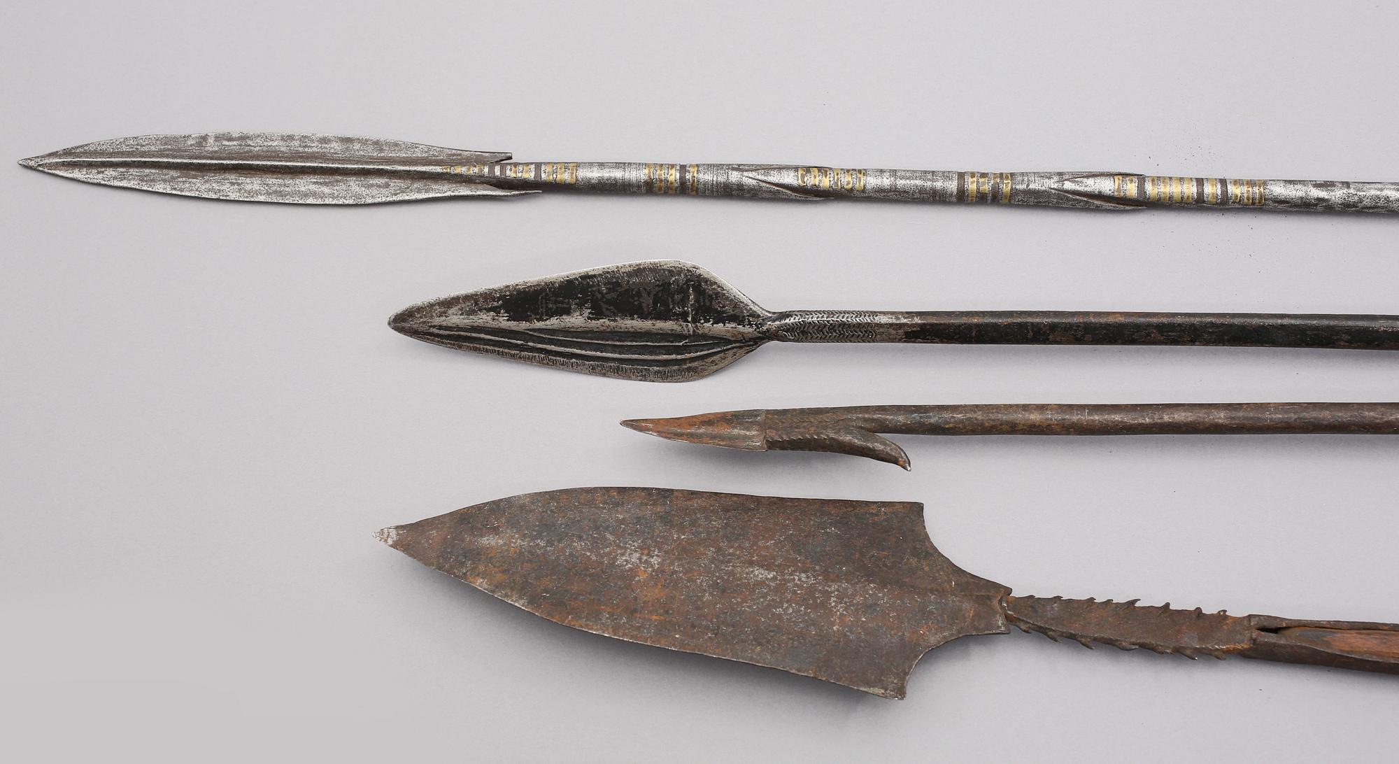 VAPEN, 12 st, troligen Afrika, 1800/1900-tal.