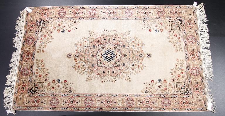 MATTA, orientalisk, ca 145x245.