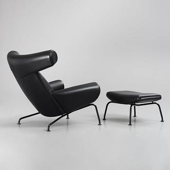 Hans J. Wegner, "Ox Chair", EJ-100, fåtölj samt fotpall, Erik Jørgensen, Danmark, efter 1961.