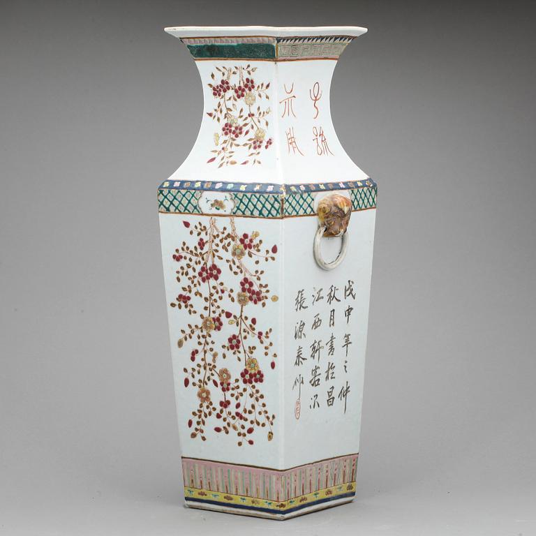 VAS, porslin, Kina, 1800-tal.