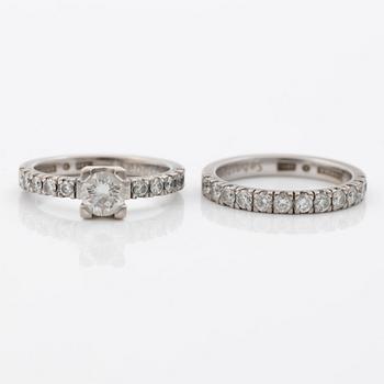 Två ringar, 18K vitguld med briljantslipade diamanter.