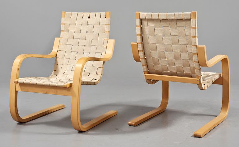 FÅTÖLJER, ett par, modell 406, Alvar Aalto för Artek, Finland.