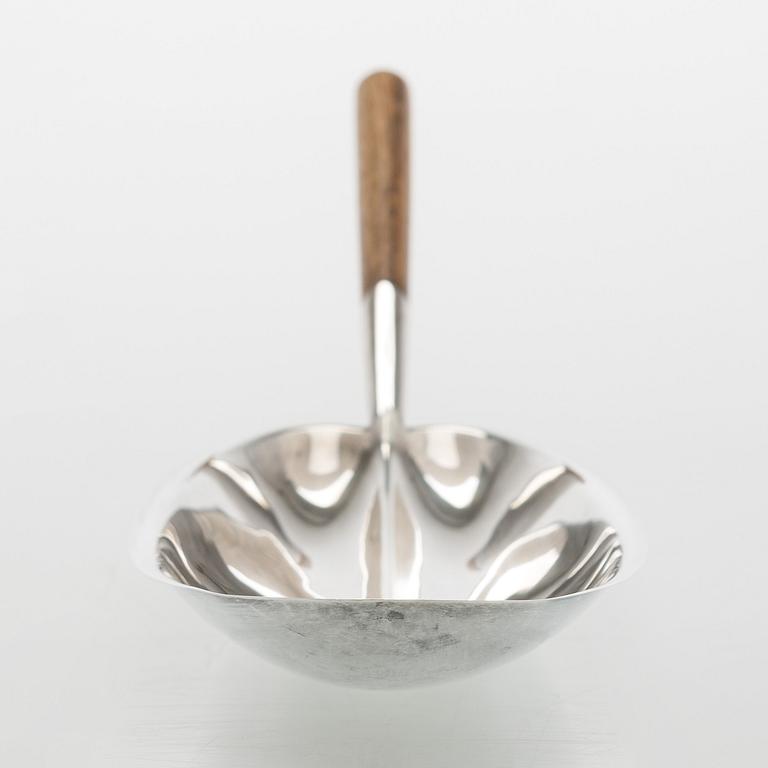 Tapio Wirkkala, Skål, TW 85, silver, Kultakeskus, Tavastehus 1964.