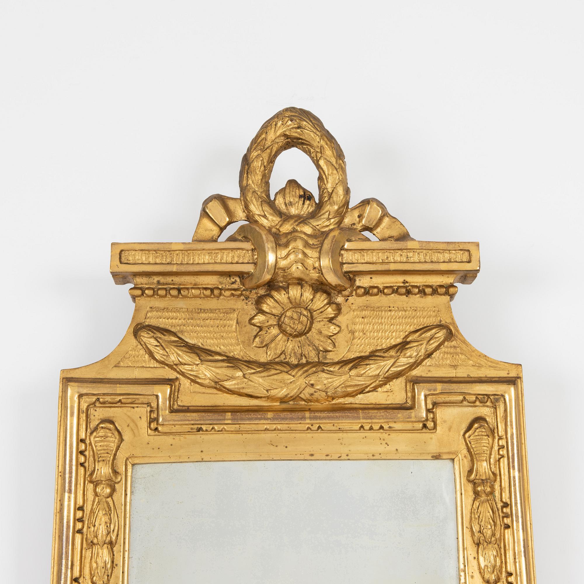 A Gustavian mirror by Niclas Falkengren, Jönköping (active 1776-1813).
