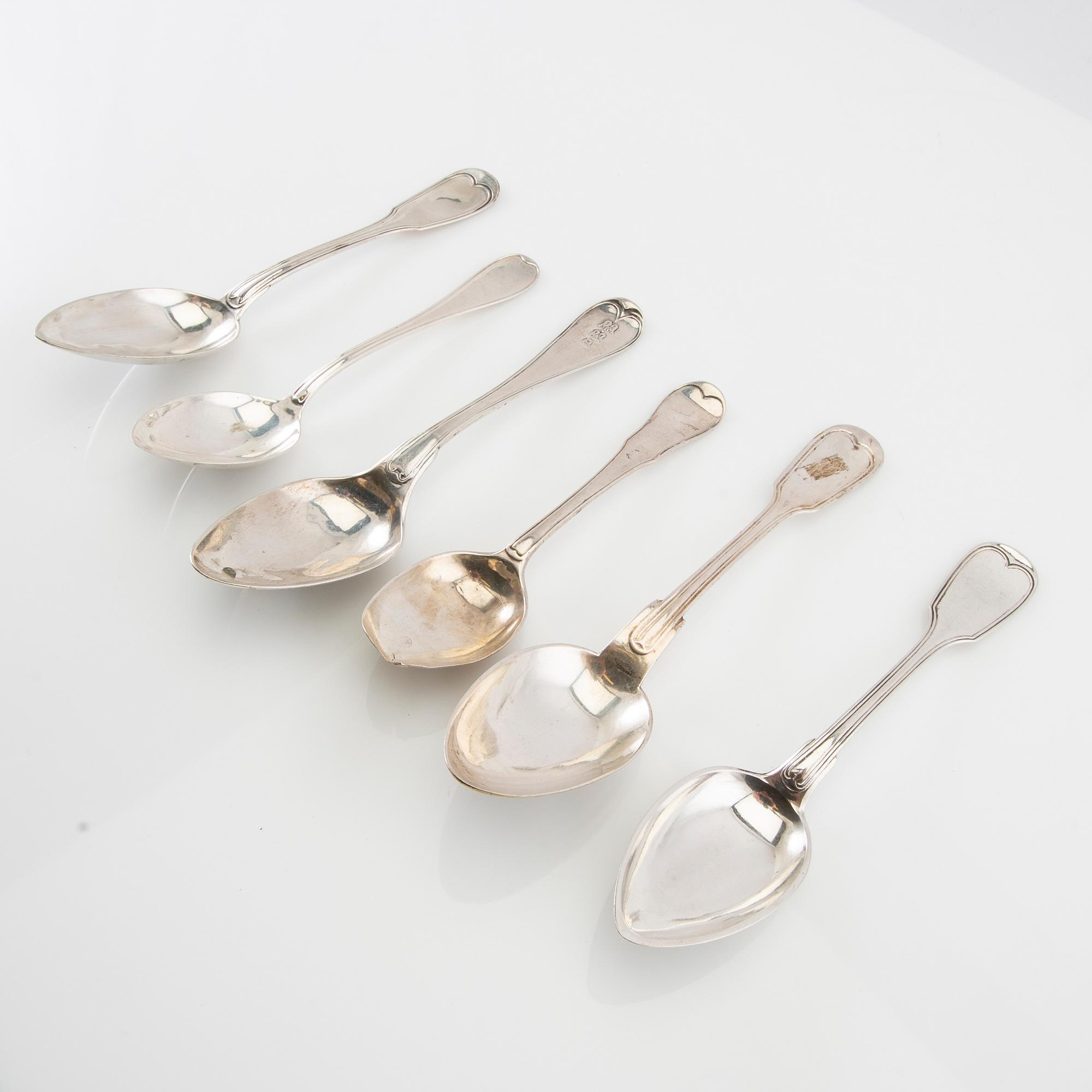 Spoons 14 pcs silver including Pehr Zethelius 1775, "Swedish double-threaded" and French model, 1775-1940.