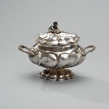 SUGARBOX, silver, Lithuania, Vilnius 1858, Daniszewski weight 836 g.