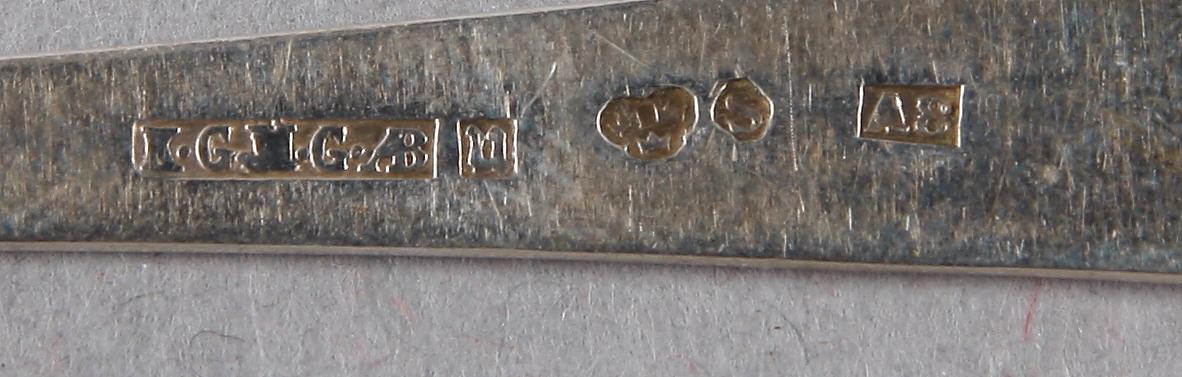 PARTI SILVERBESTICK, 28 st, olika modeller bla "Gammal svensk", mest 1900-tal.