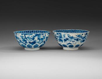 467. A pair of blue and white Lotus shaped bowls, Qing dynasty, Kangxi (1662-1722).