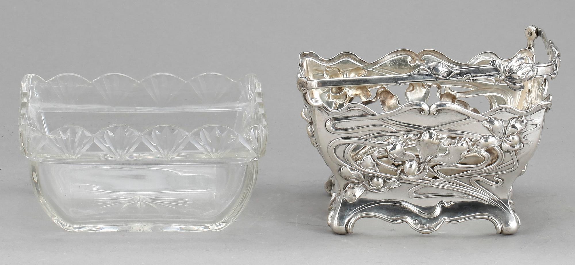 KONFEKTSKÅL, låghaltigt silver, jugend, Tyskland, 1900-talets början. Vikt ca210g.