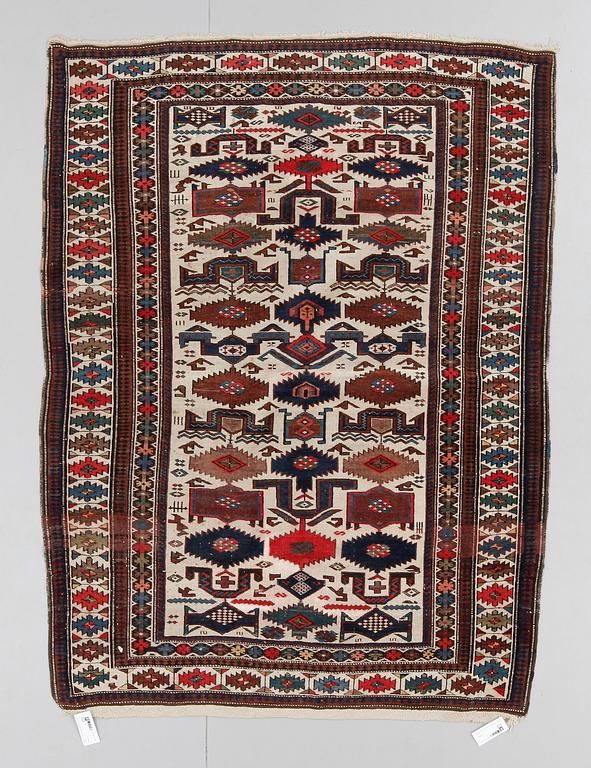 MATTA, semiantik, Shirwan. Ca 185 x 140.