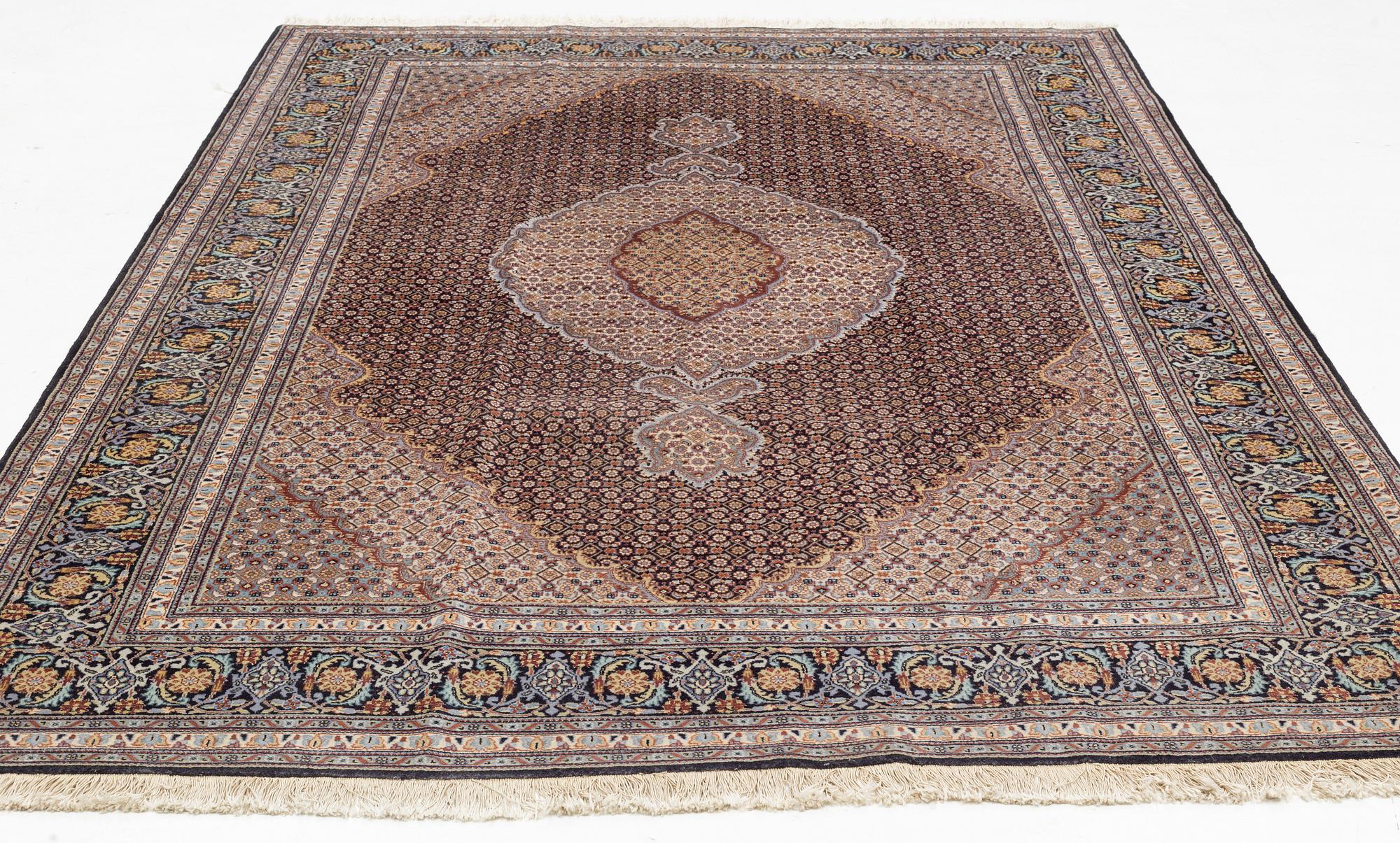 Matta, Täbris part silk, s.k. Mahi, ca 300 x 205 cm.