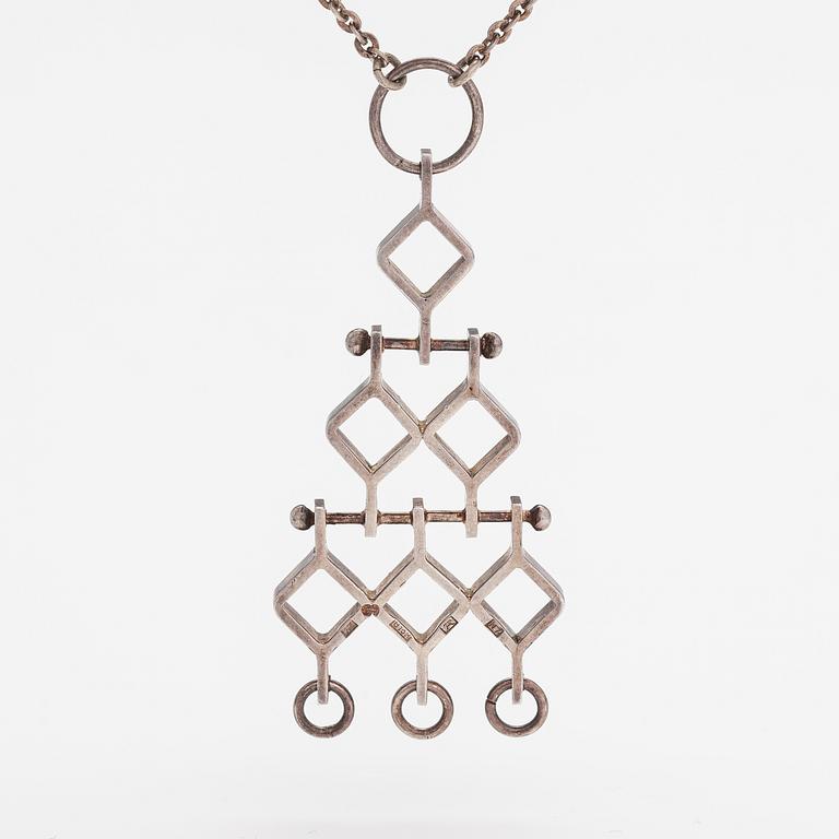 Jorma Laine, Halsband "Ruutu", silver. Kultateollisuus, Åbo 1967.