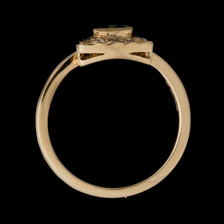 RING, tsavorit, briljantslipade diamanter, 18K guld. Finska importstämplar 2008.