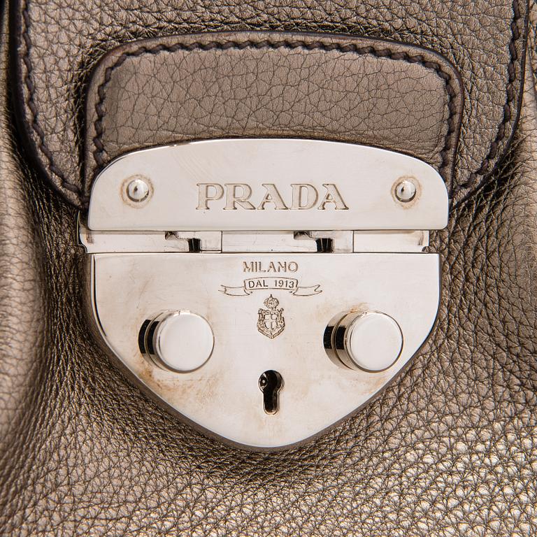Prada, laukku.