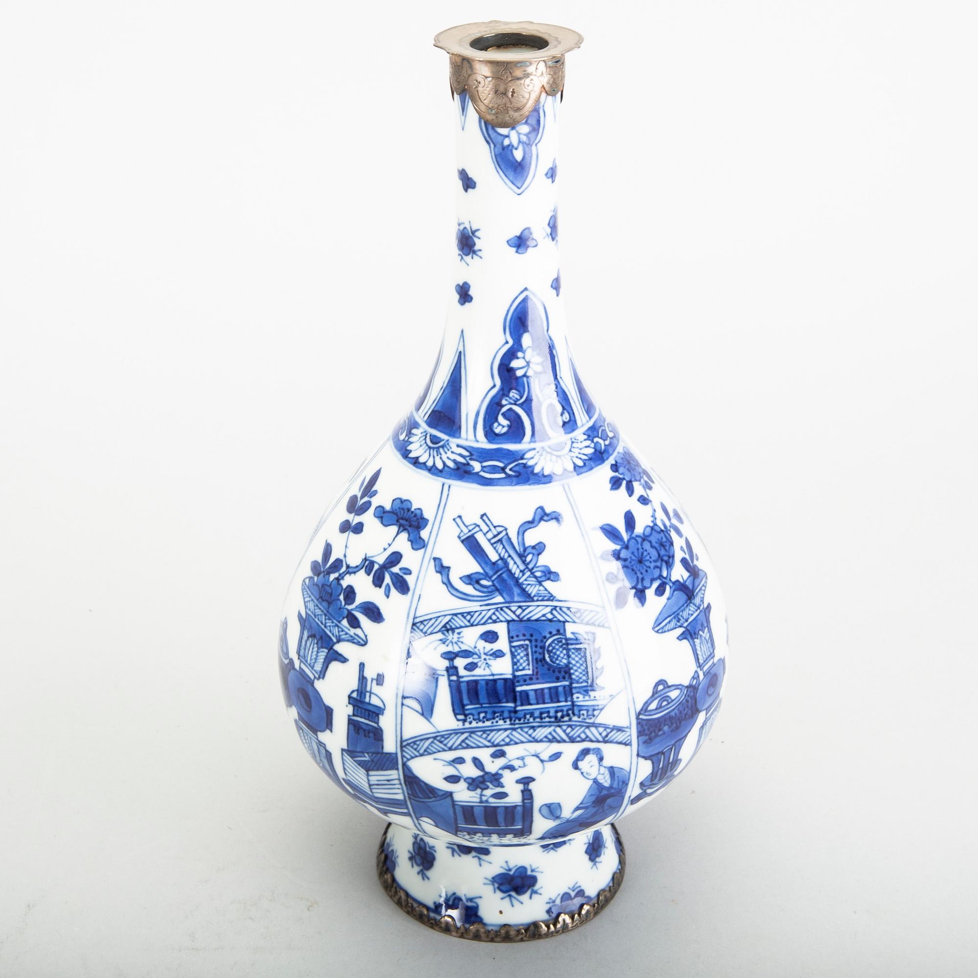 A Chinese porcelain 20th century vase and two bowls.