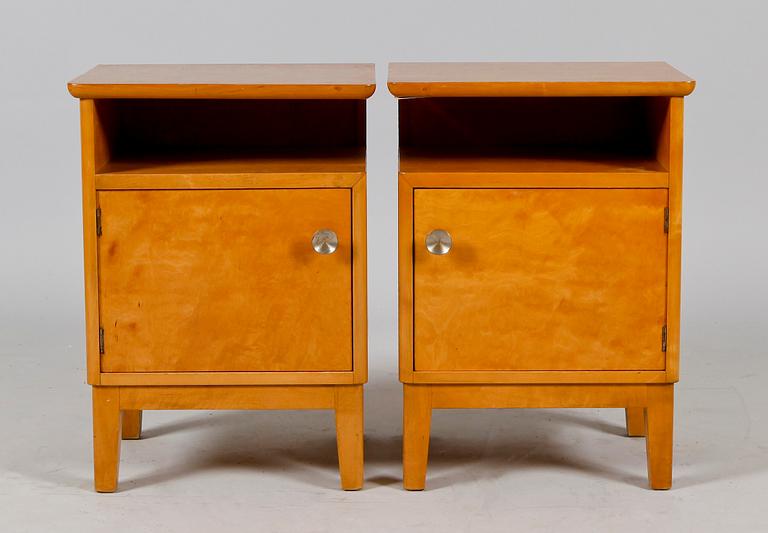 SÄNGBORD, 1 par, björk, 1900-talets mitt.
