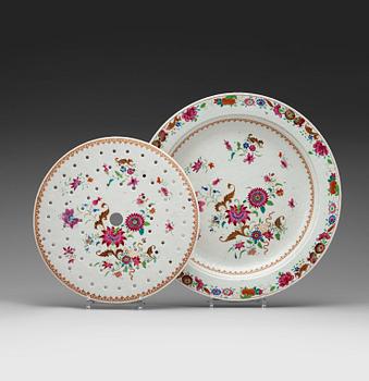 213. A famille rose charger with a strainer, Qing dynasty, Qianlong (1736-95).