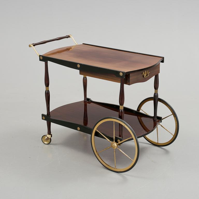 SERVERINGSVAGN, 1900-talets andra hälft.