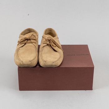 Louis Vuittion, a pair of suede shoes, size 37.