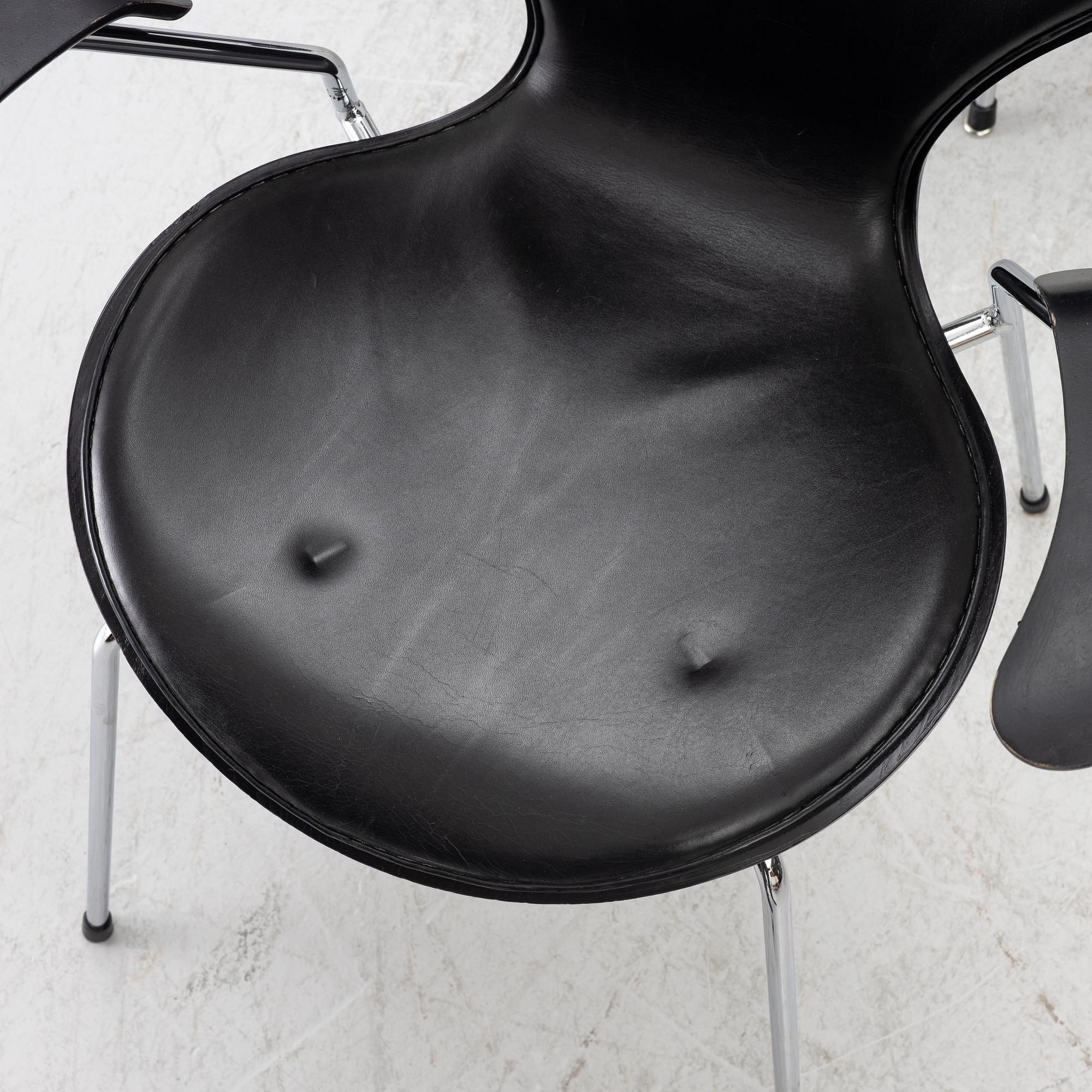 Arne Jacobsen, Armchairs, 3 pcs, “Series 7”, Fritz Hansen.