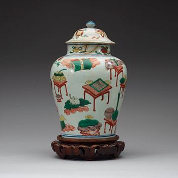 A wucai jar with cover, Transition 17th century.