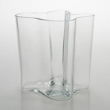 Alvar Aalto, a '3031, vase signed Alvar Aalto 3031.