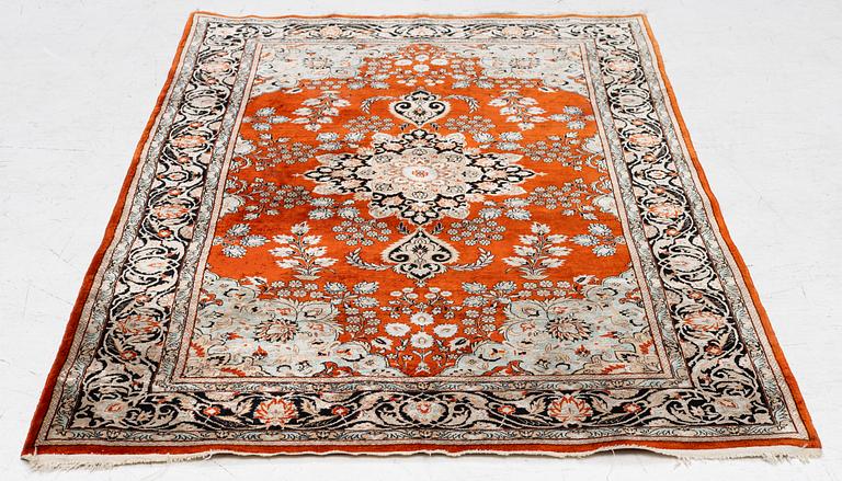 Carpet, Tabriz, silk, approx. 152 x 92 cm.