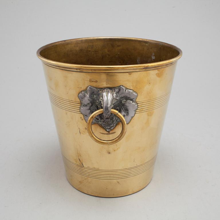 A mid 20th century champagne cooler.