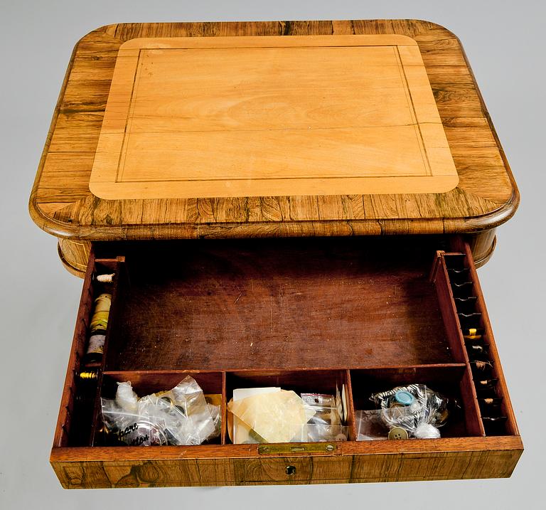 DAMARBETSBORD, senempire, 1800-talets andra hälft.