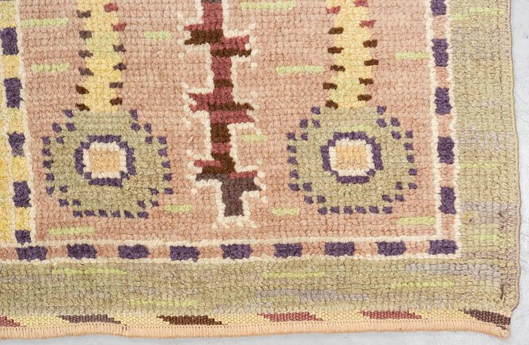 Märta Måås-Fjetterström, matto, "Älgö", knotted pile, ca 338 x 236,5-239,5 cm, signed MMF.