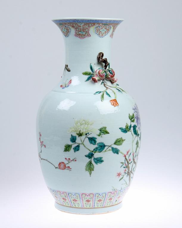 VAS, porslin, Kina, 1800/1900-tal.