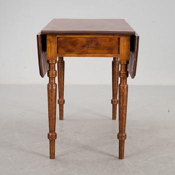 KLAFFBORD MED LÅDA, 1800-talets slut.